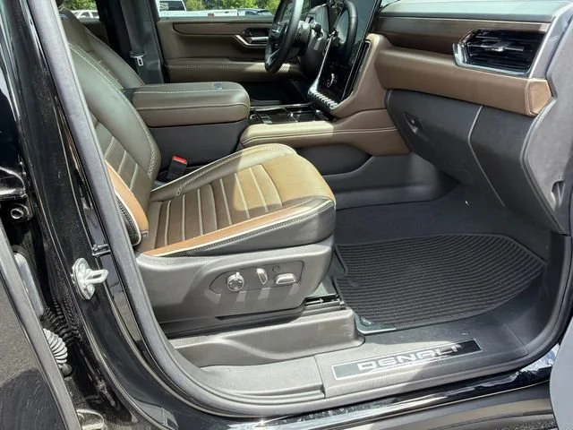 Used 2025 Onyx Black GMC Denali Ultimate image 13