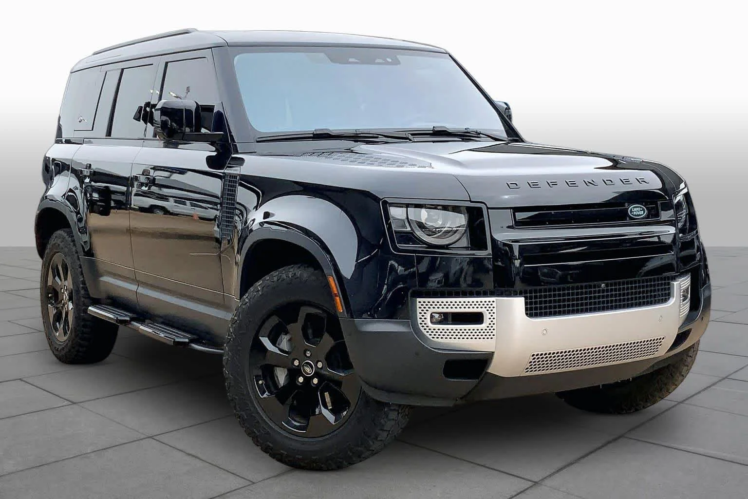 Used 2020 Santorini Black Metallic Land Rover SE image 2