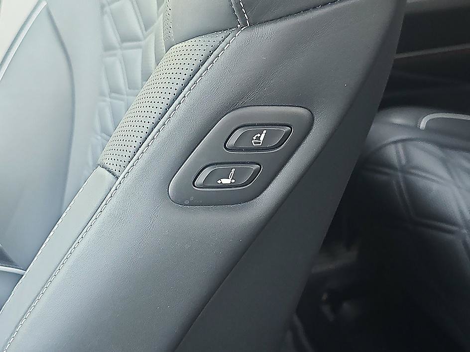 Used 2025 Bering Blue Genesis 3.5T image 18