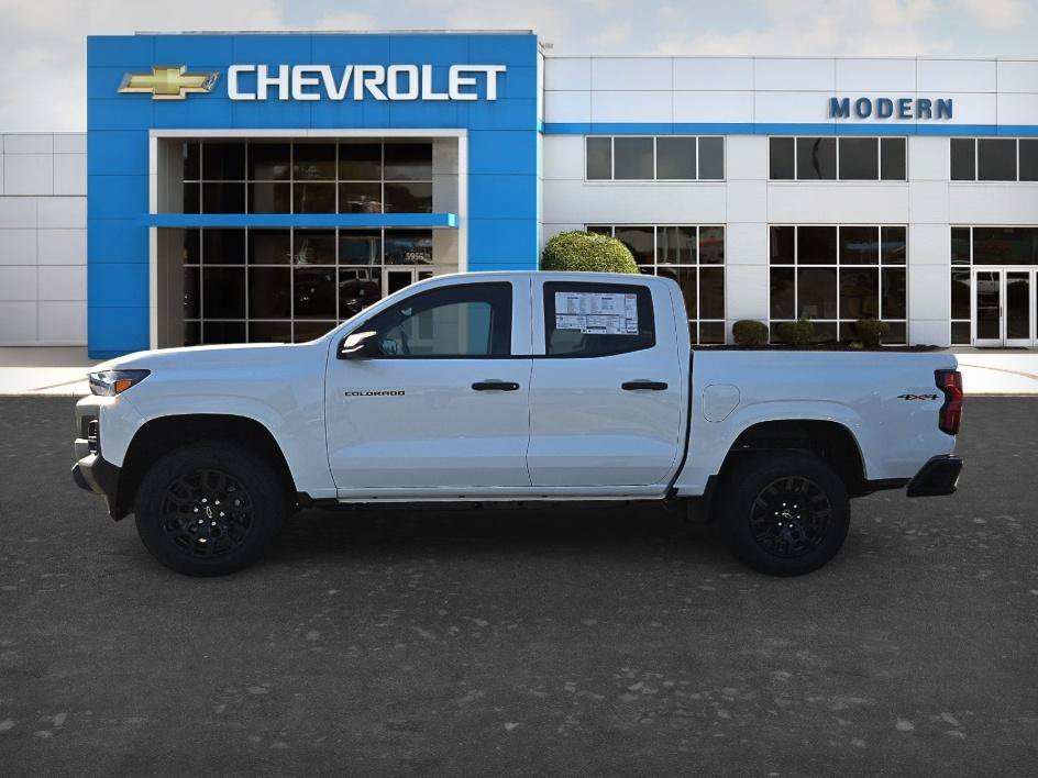 New 2026 Summit White Chevrolet WT image 2