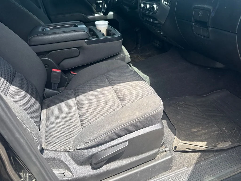 Used 2018 Black Chevrolet LT image 9