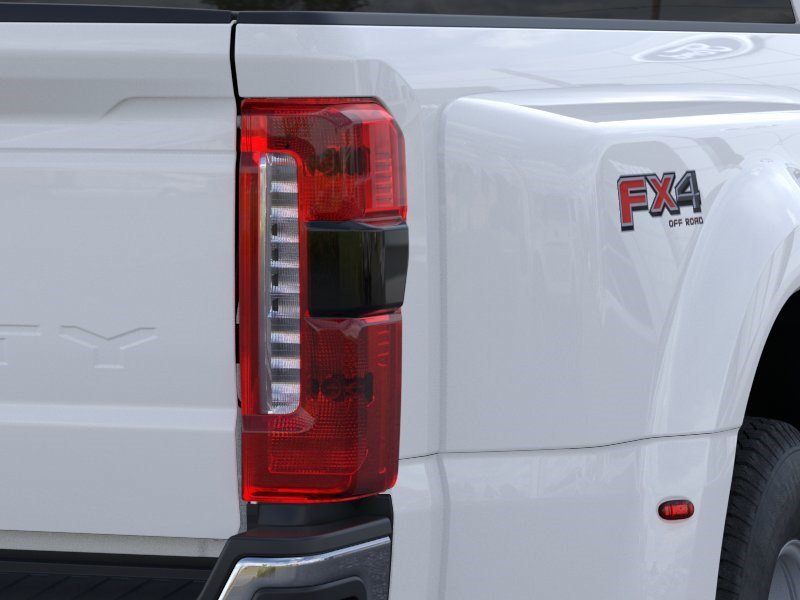 New 2026 Oxford White Ford XLT image 21