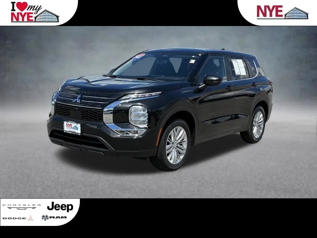Used 2022  Mitsubishi ES image 1