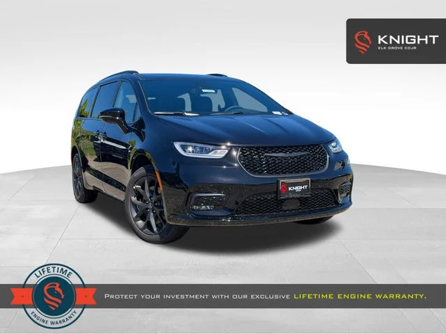 New 2026 Diamond Black Crystal Pearl-Coat Exterior Paint Chrysler Limited image 1