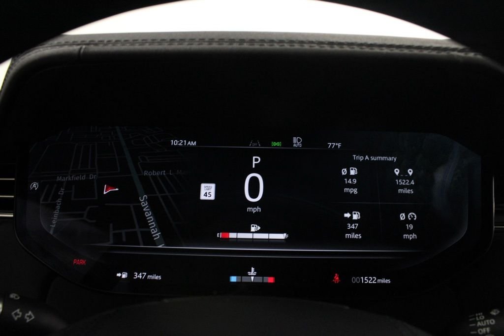 Used 2025 White Land Rover SE image 26