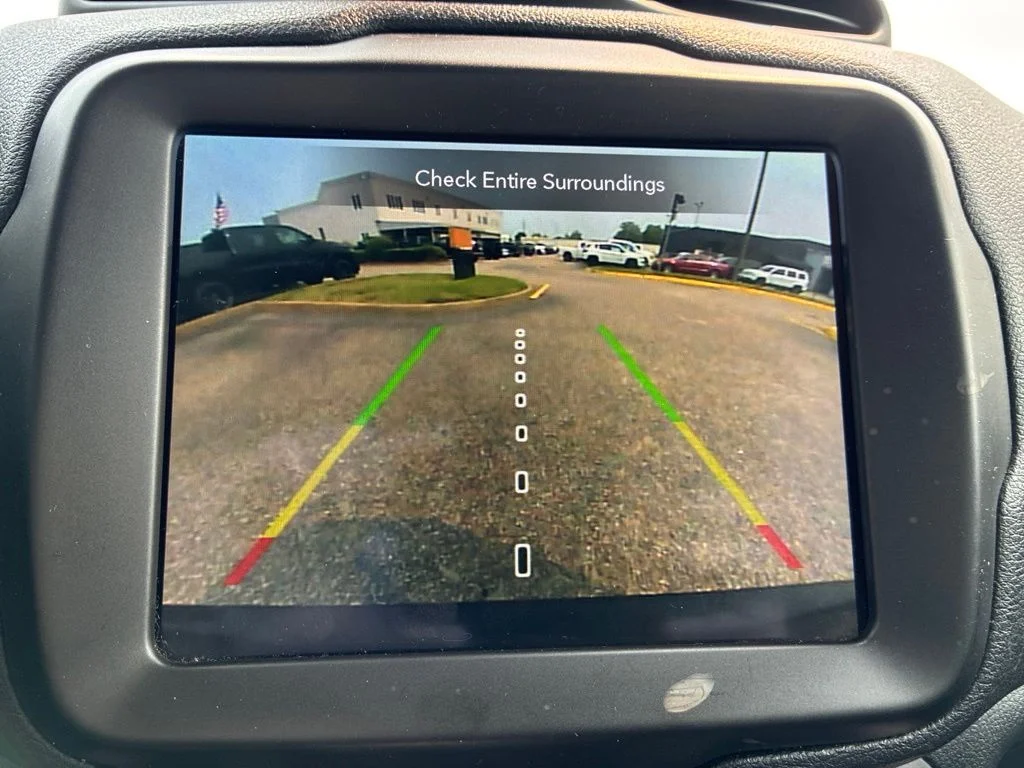 Used 2023 Black Jeep Latitude image 19