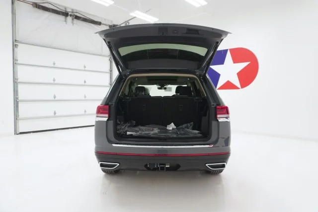 New 2026 Pure Gray Volkswagen 2.0T SE w/Technology image 7