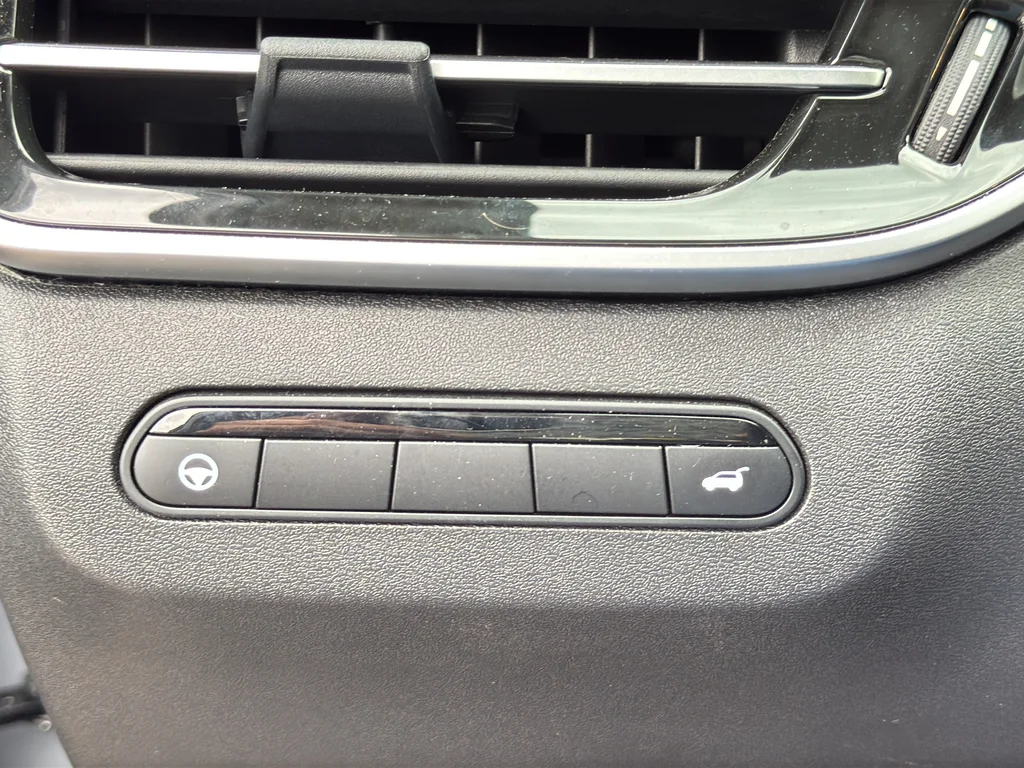 Used 2025 Gray INFINITI LUXE image 17
