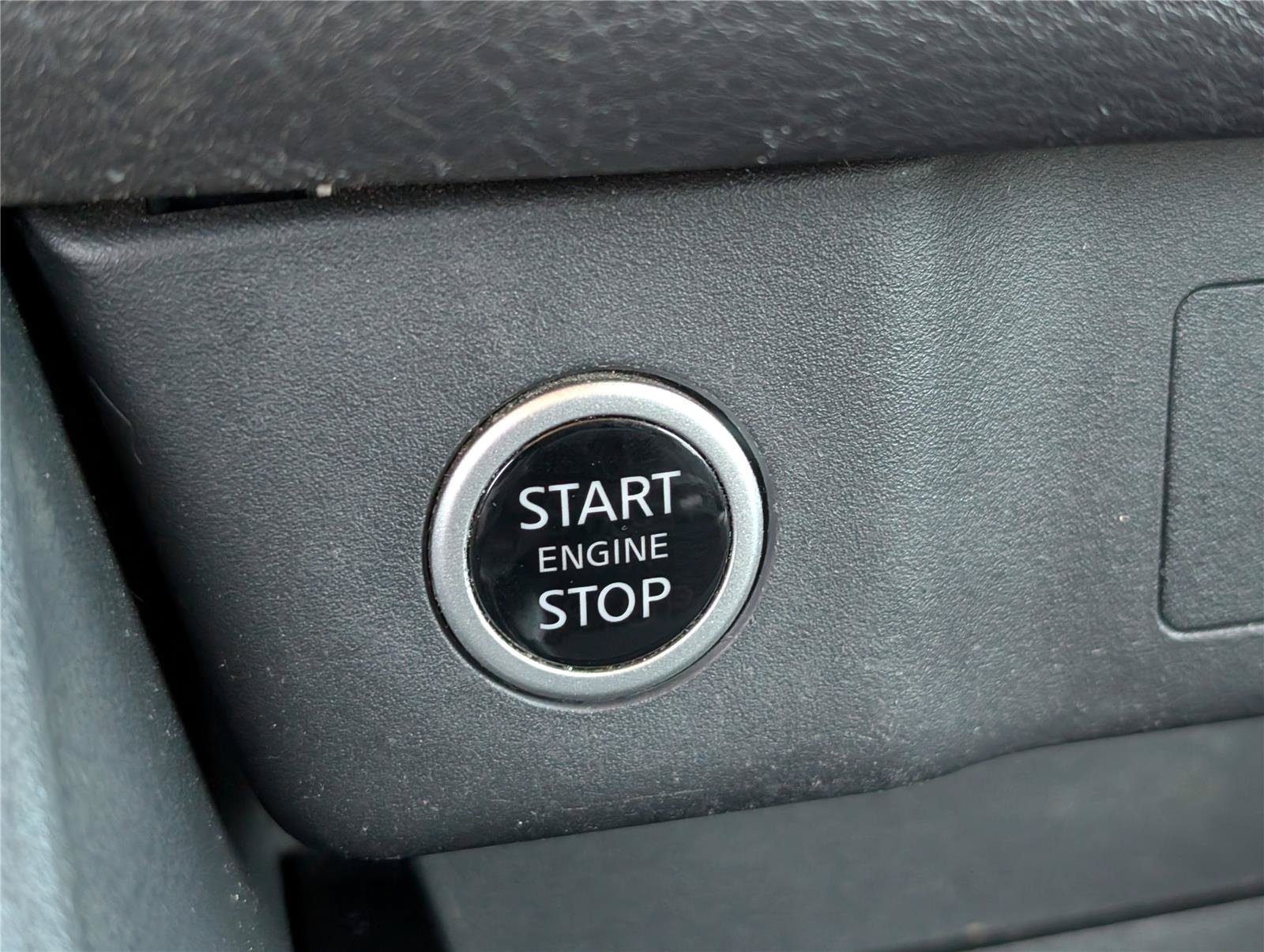 Used 2022 Silver Nissan SV image 26