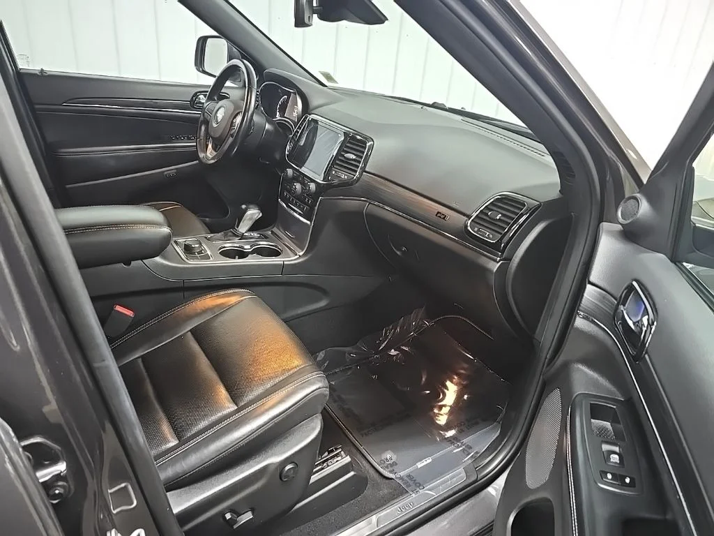 Used 2021 Gray Jeep Limited image 16