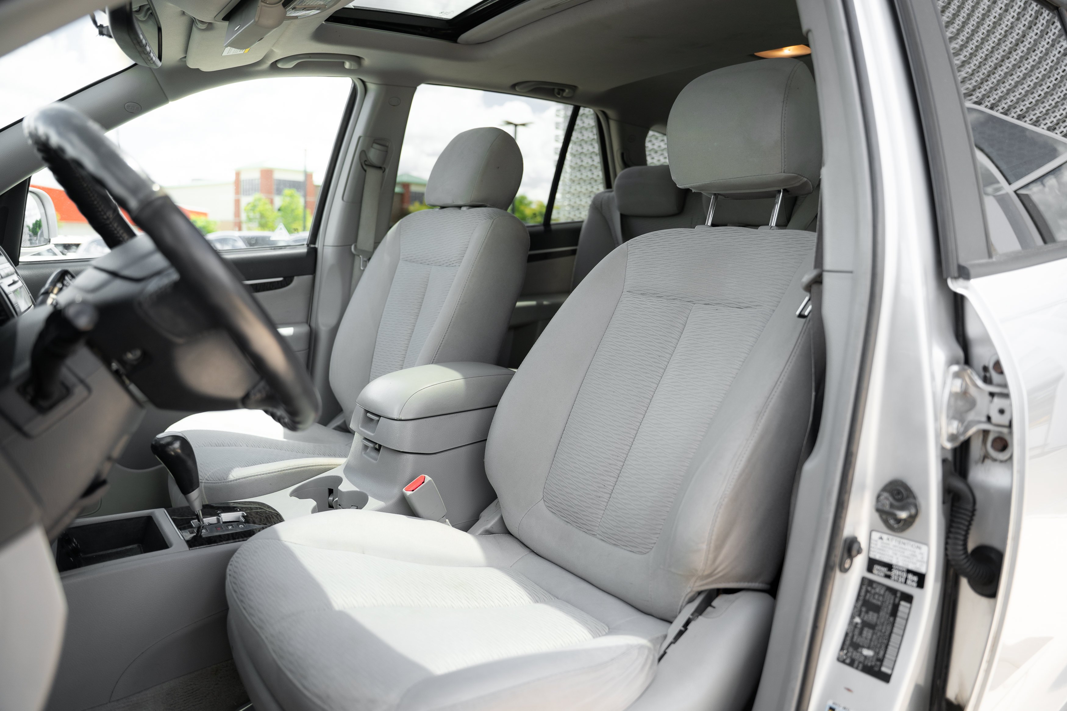 Used 2007 Bright Silver Hyundai SE image 21