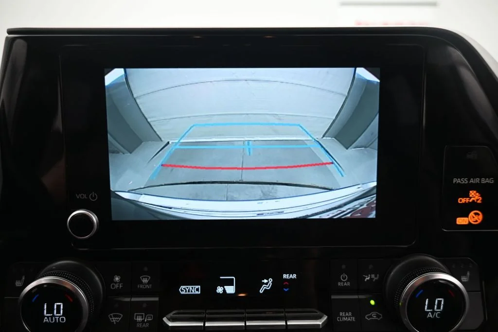Used 2023  Toyota XLE image 18