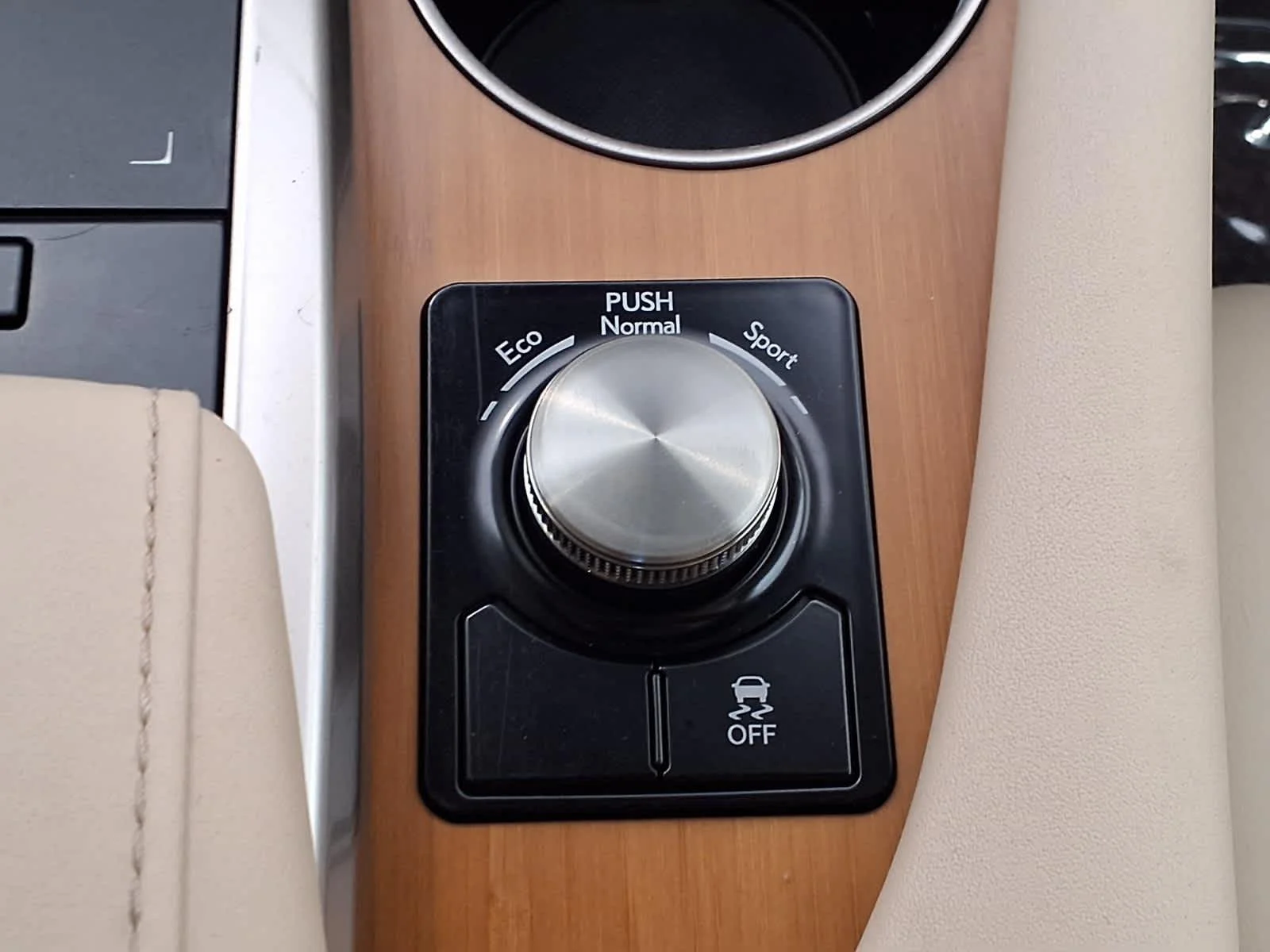 Used 2020 Eminent White Pearl Lexus  image 21