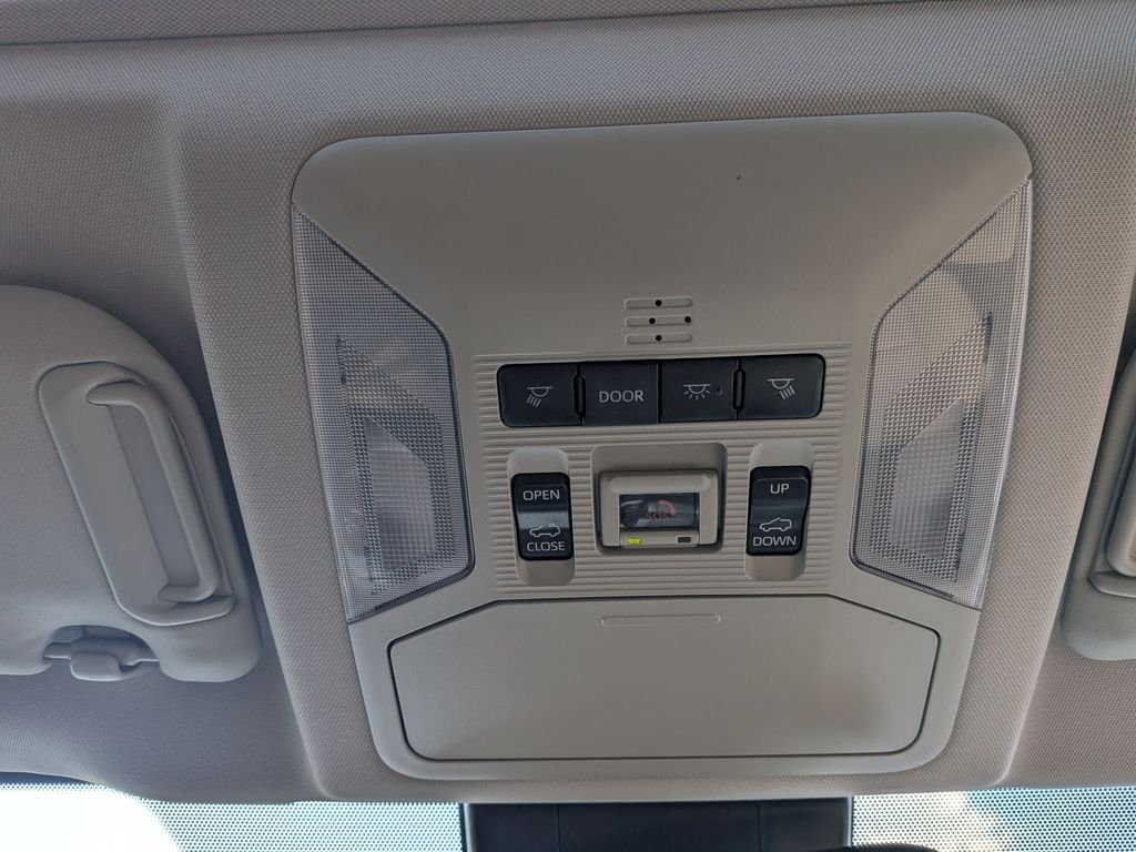 Certified Used 2025  Toyota XLE Premium image 24
