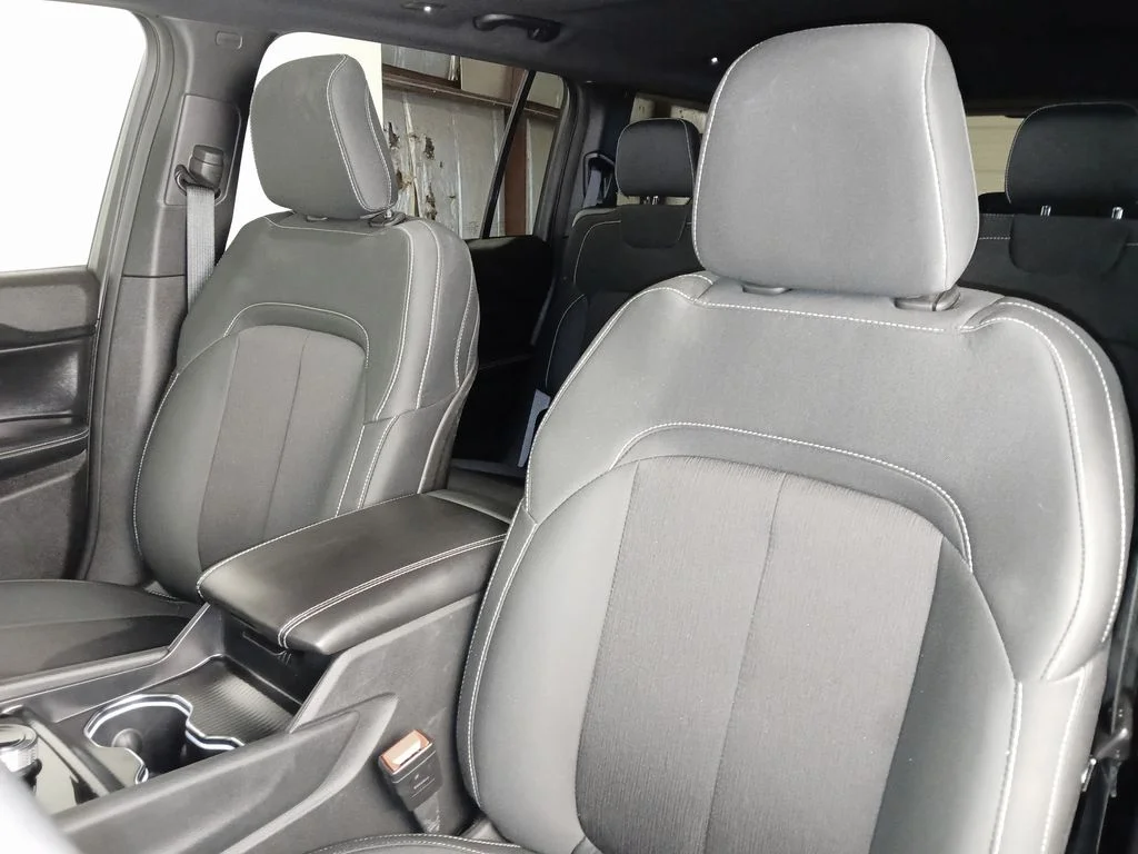 Used 2025 Black Jeep Laredo image 11