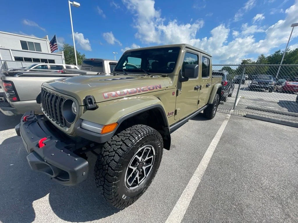Used 2025 Green Jeep Rubicon image 20