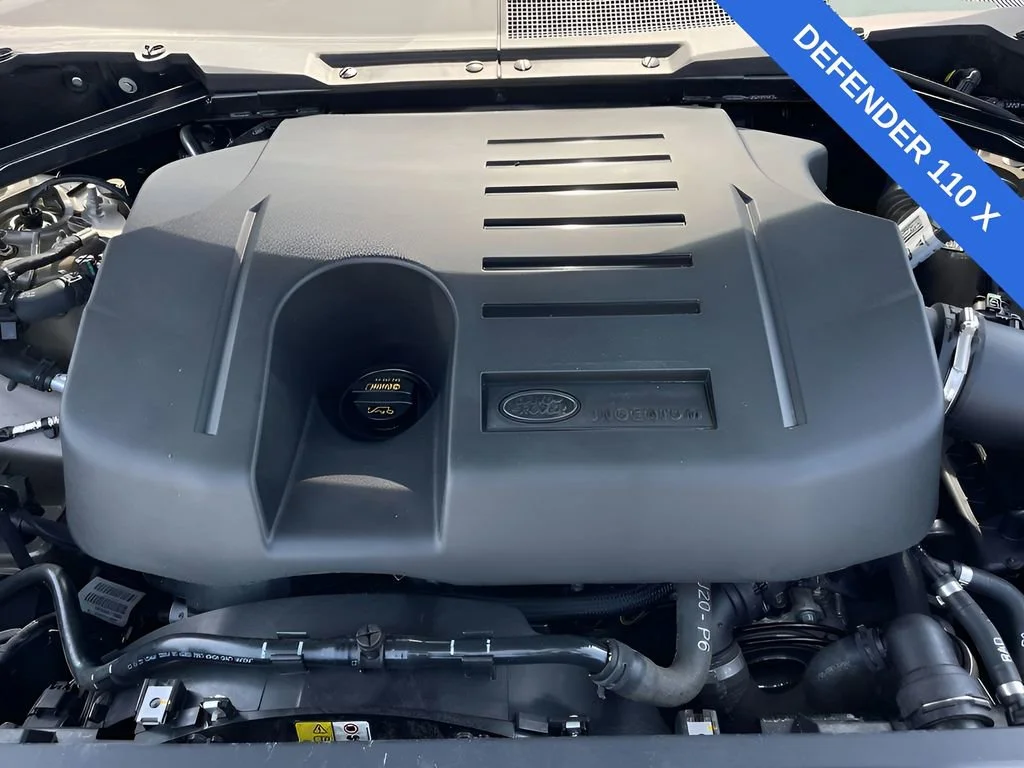 Used 2024  Land Rover X image 35