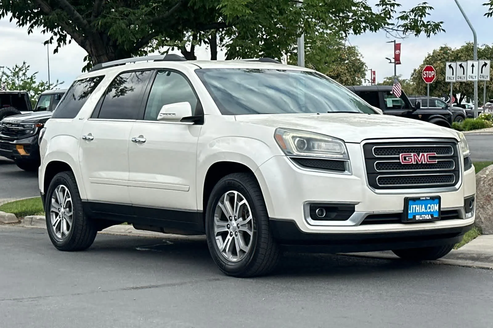 Used 2014 White Diamond Tricoat GMC SLT image 9