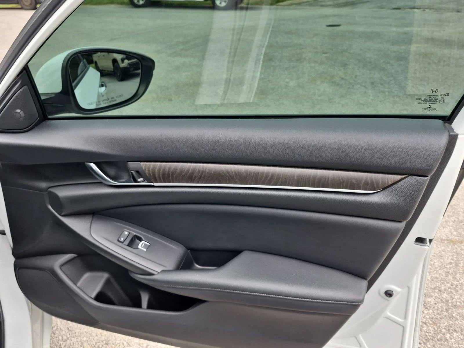 Used 2021 Platinum White Pearl Honda Touring image 37