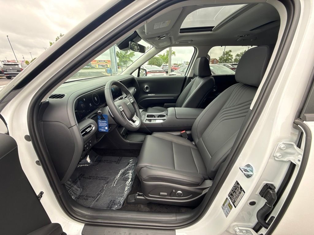New 2026 White Hyundai SEL Premium AWD image 17