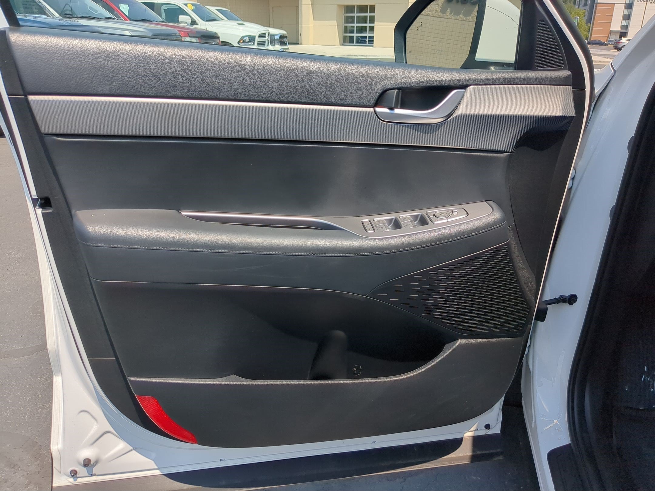 Certified Used 2022 Hyper White Hyundai SEL image 12
