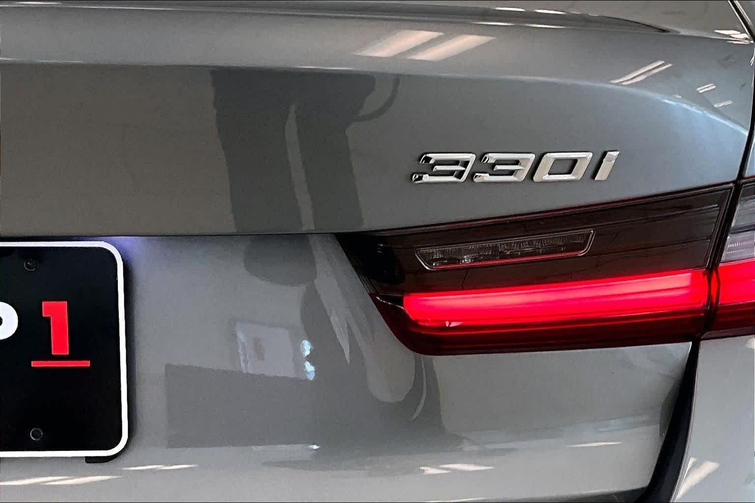 Used 2024 Skyscraper Grey Metallic BMW 330i image 27