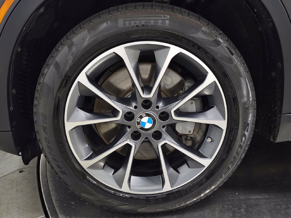 Used 2017 Black Sapphire Metallic BMW xDrive50i image 13