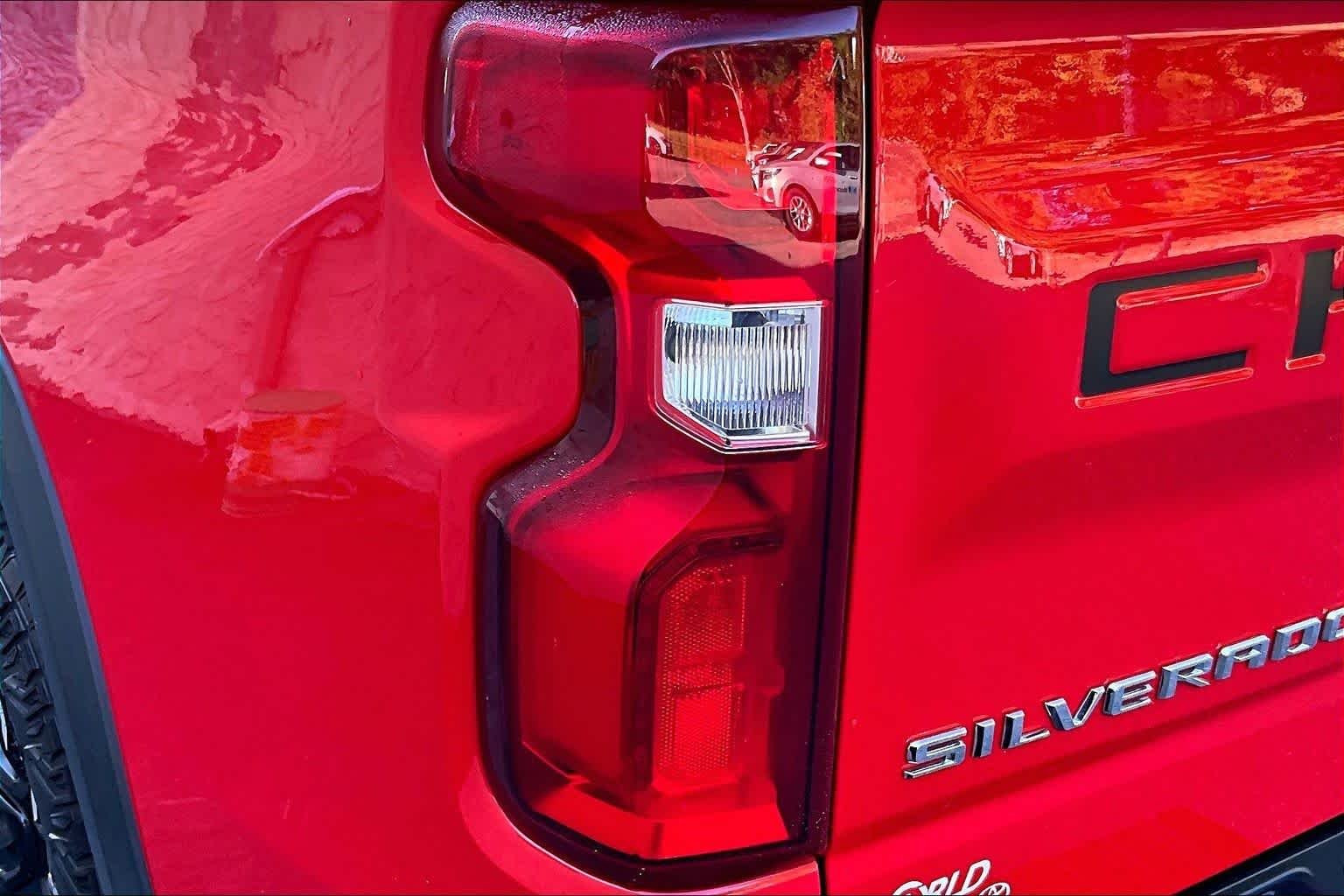 Used 2023 Red Hot Chevrolet ZR2 image 57