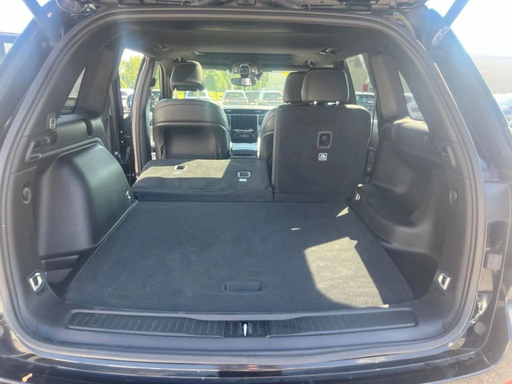 Used 2023 Black Jeep Altitude X image 15