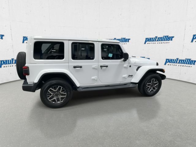 Used 2025 White Jeep Sahara image 12