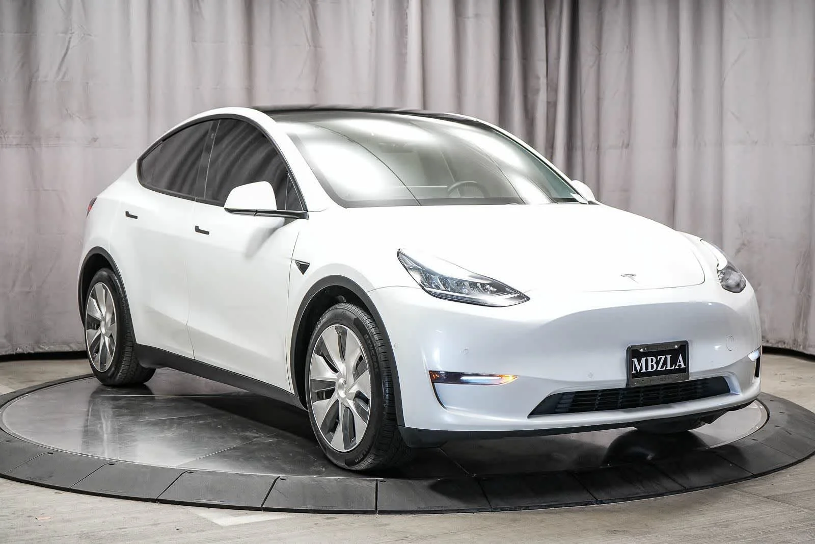 Used 2020 Tesla Model Y Long Range with VIN 5YJYGDEEXLF054678 for sale in Los Angeles, CA