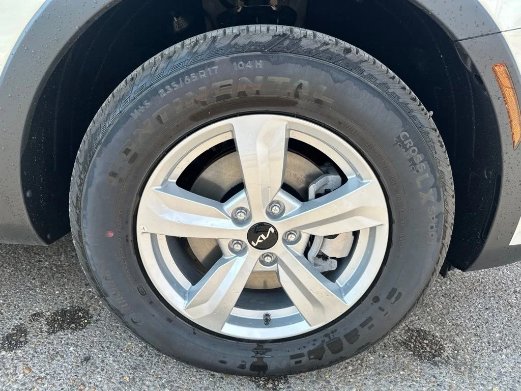 New 2026 White Kia LX image 21