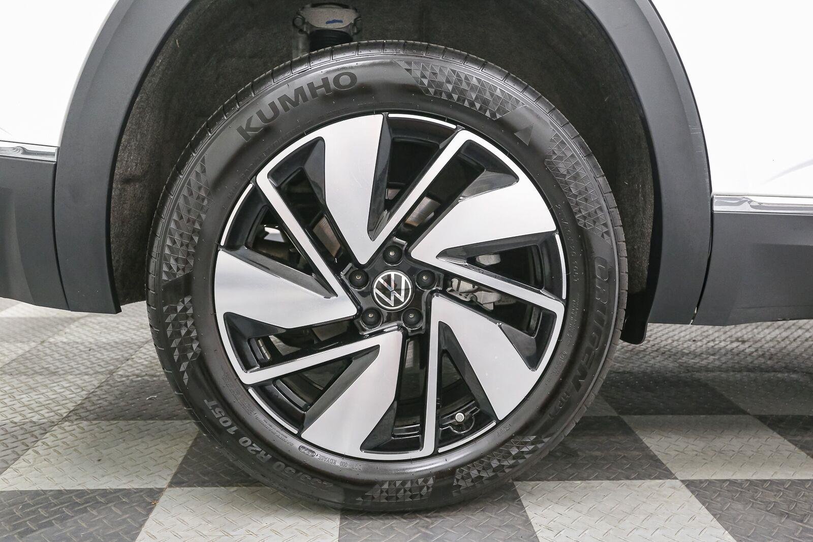 Used 2025 WH Volkswagen 2.0T SEL image 19
