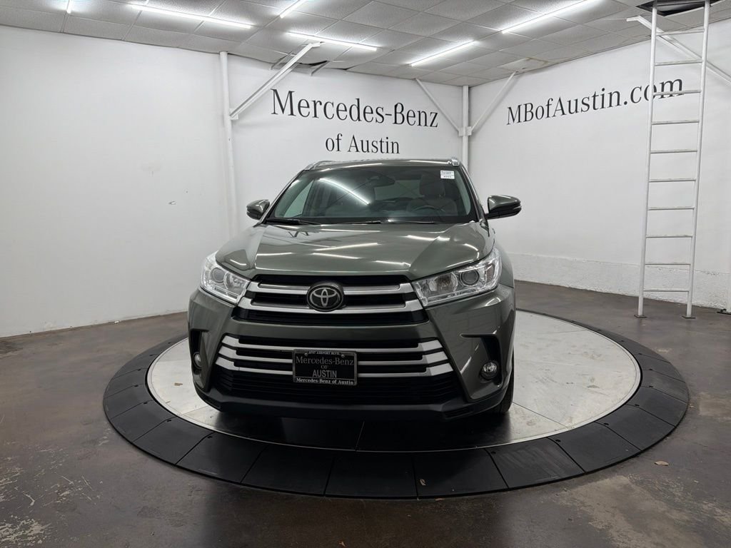 Used 2019 Green Toyota XLE image 2