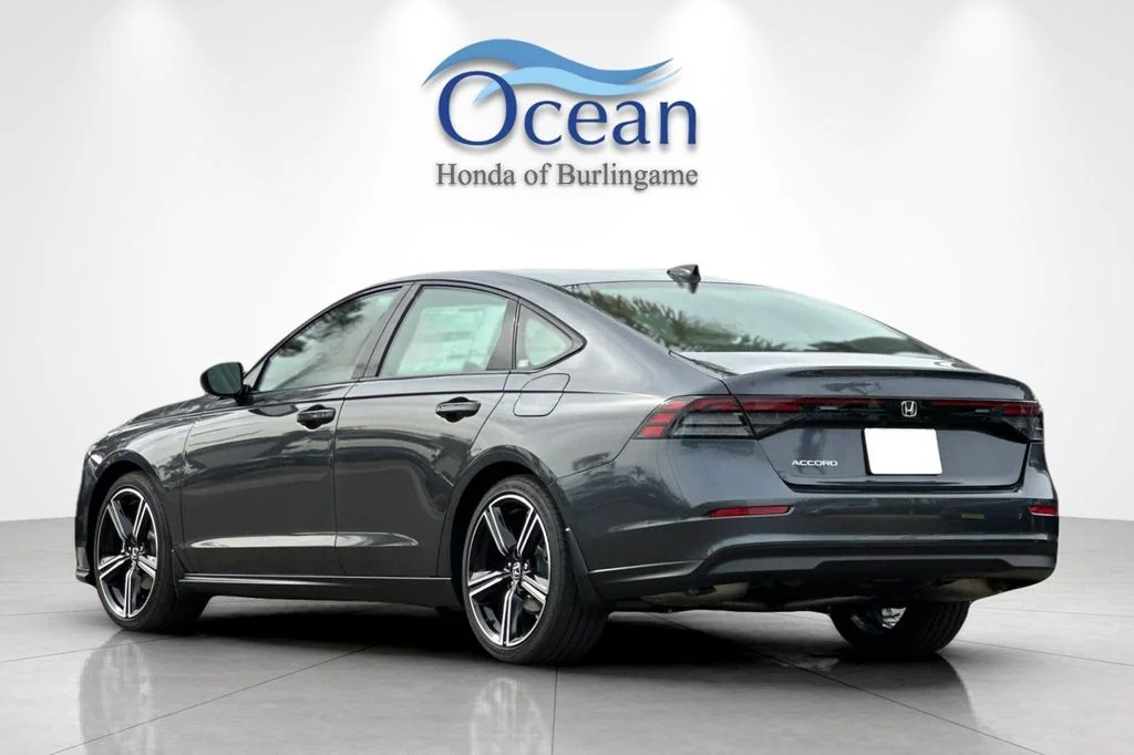 New 2026 Meteorite Gray Metallic Honda SE image 6