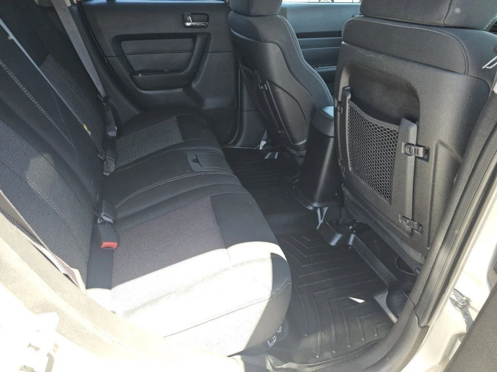 Used 2007 Boulder Gray Metallic Hummer Base image 5