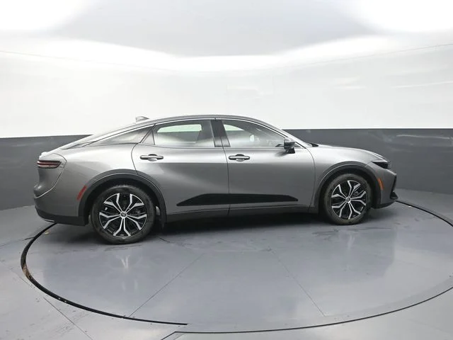 Used 2023  Toyota XLE image 9