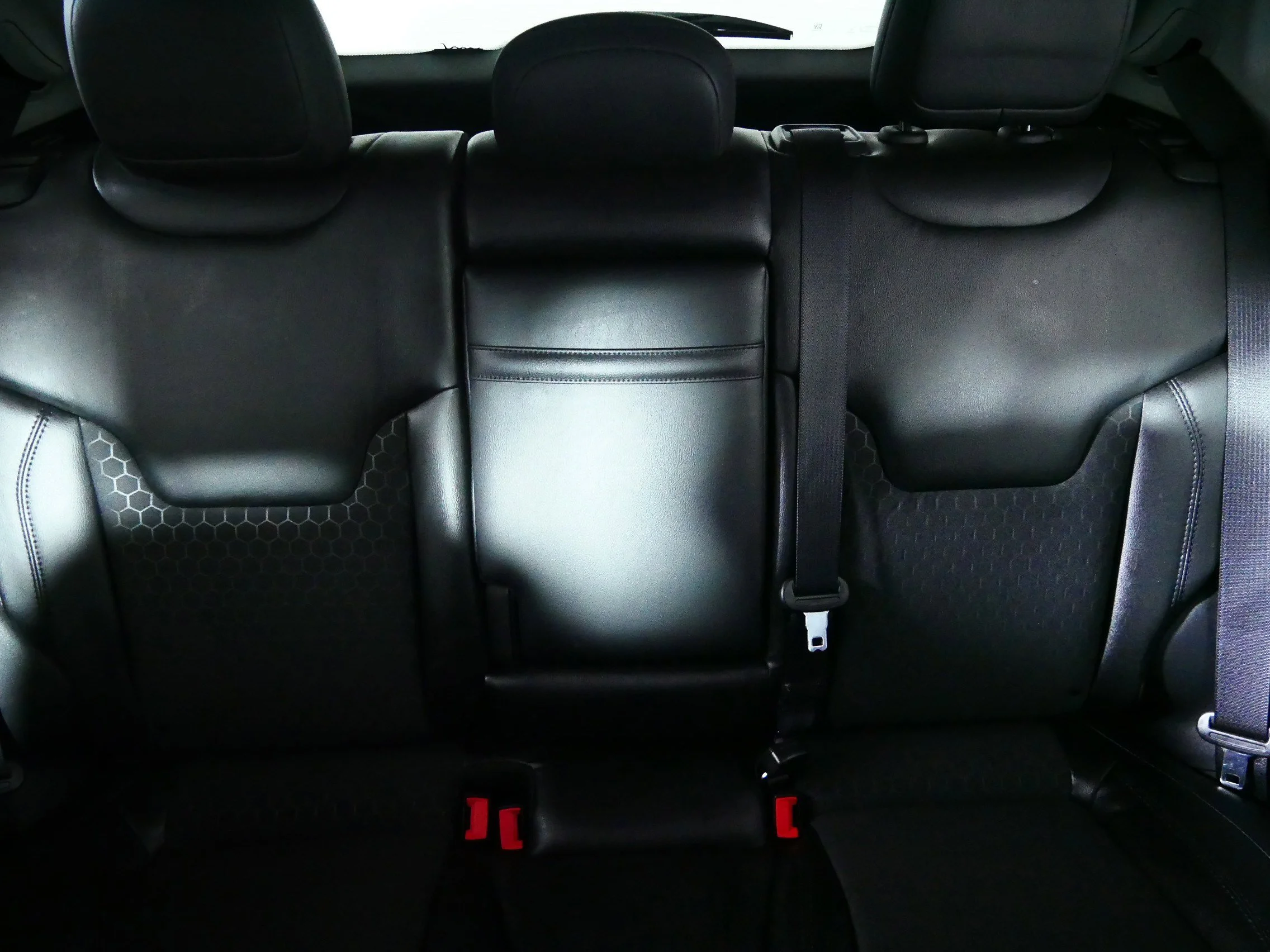 Used 2019 Granite Crystal Metallic Clearcoat Jeep Altitude image 13