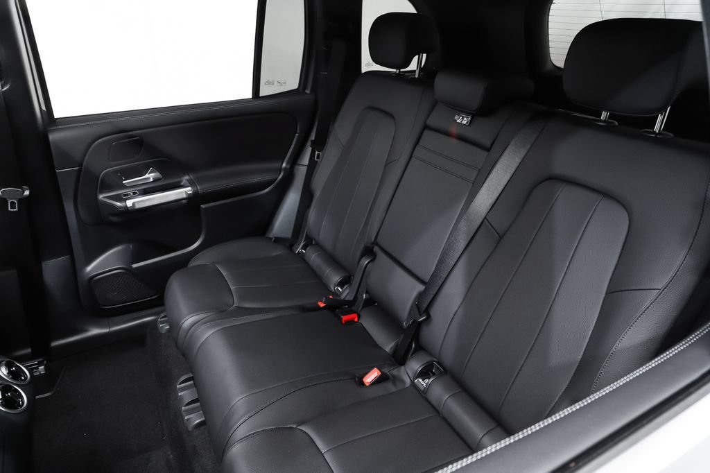 New 2026 Mountain Grey Metallic Mercedes-Benz GLB 250 image 28