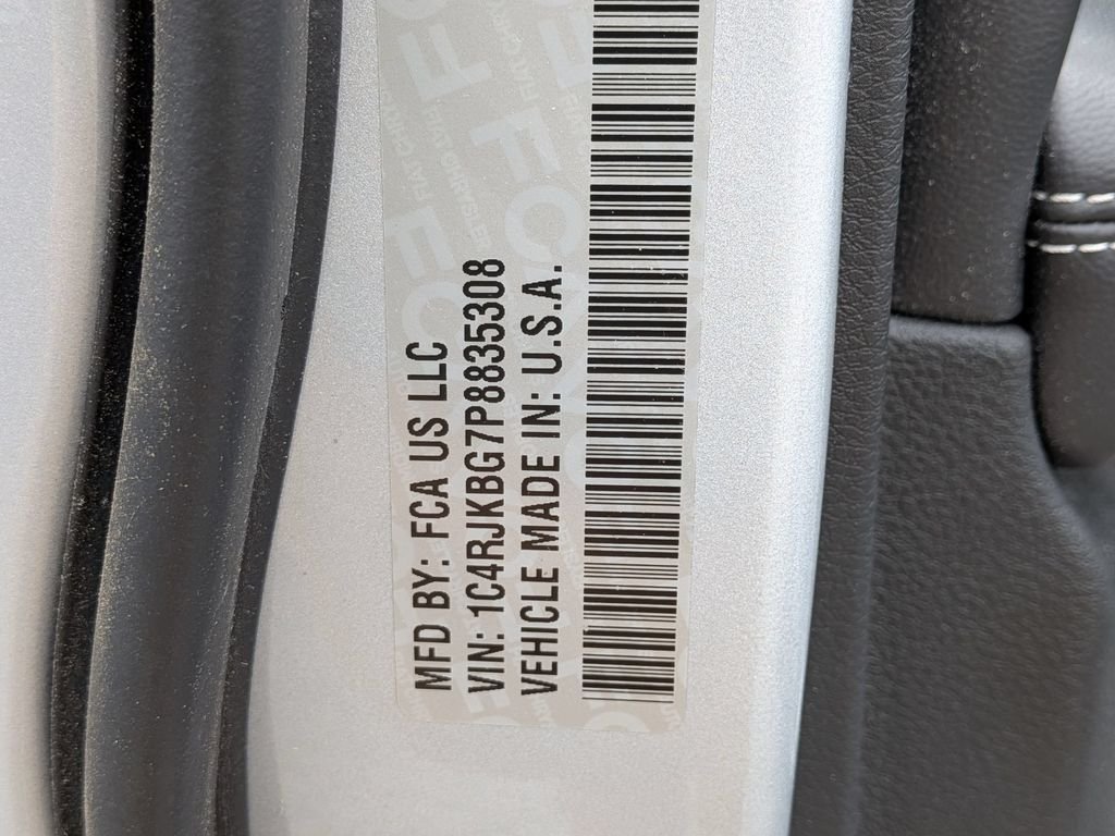 Used 2023 Silver Jeep Limited image 34