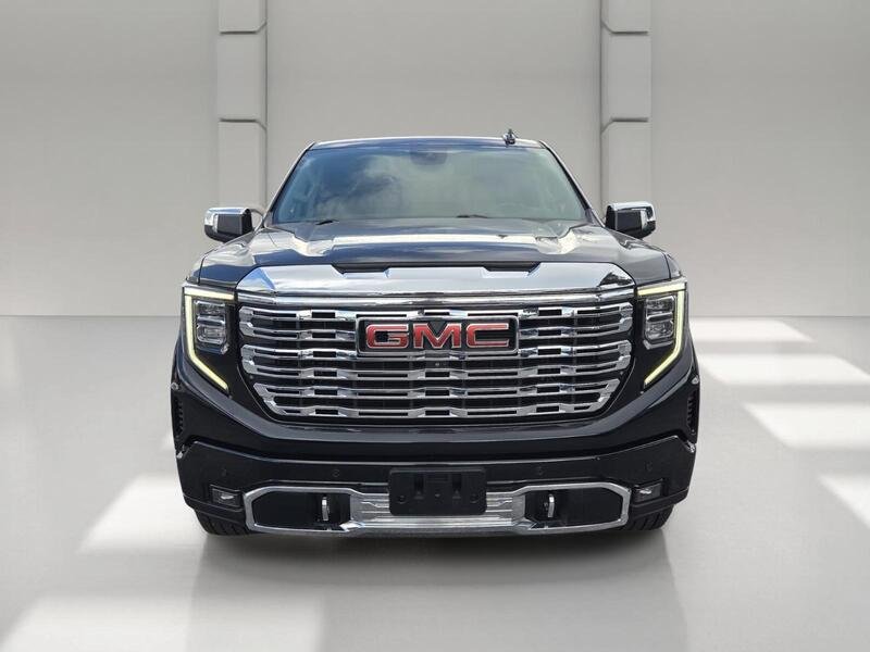 Used 2022 Onyx Black GMC 4WD CREW CAB 147" DENALI image 8