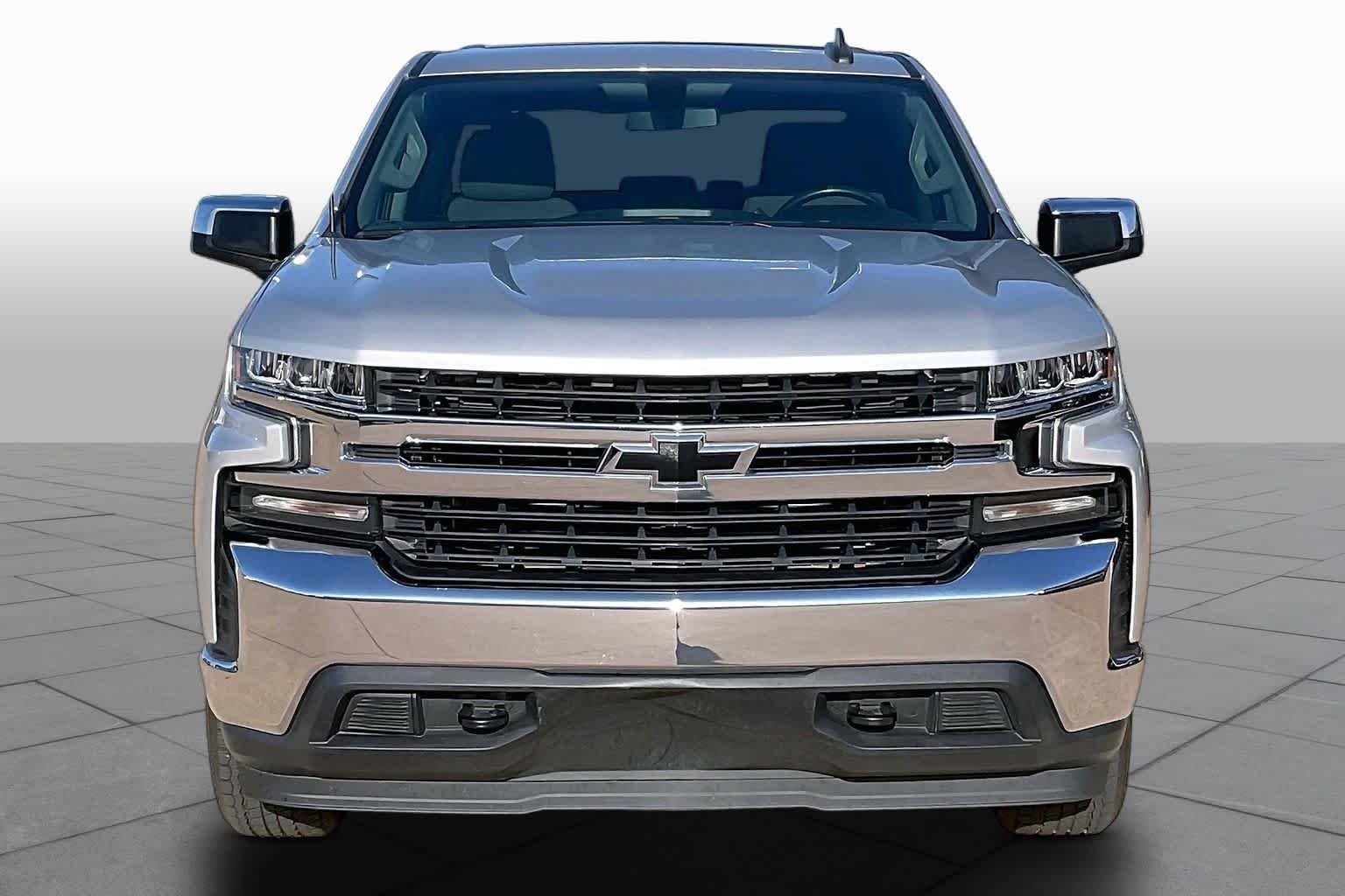 Used 2019 Silver Ice Metallic Chevrolet LT image 4