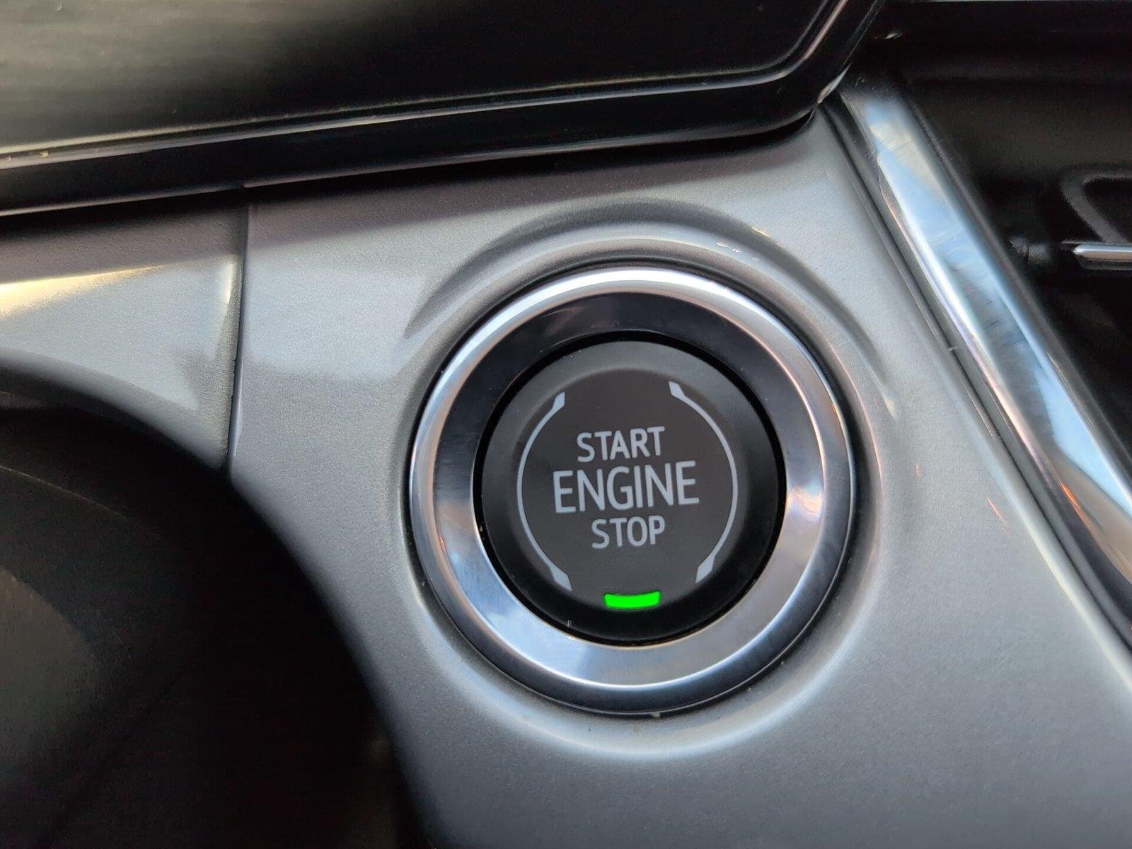 Used 2025 Summit White Chevrolet LT image 25