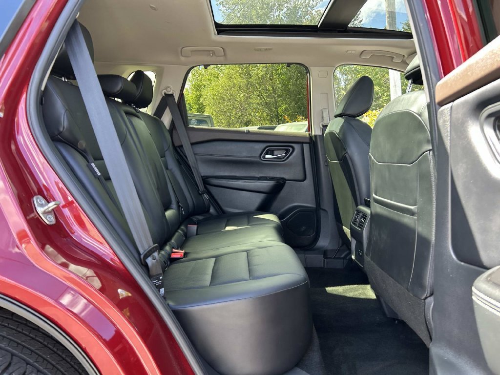 Used 2023 Red Nissan SV image 15