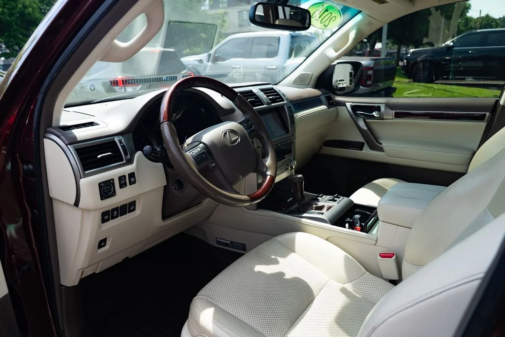 Used 2016 Red Lexus 460 Luxury image 21