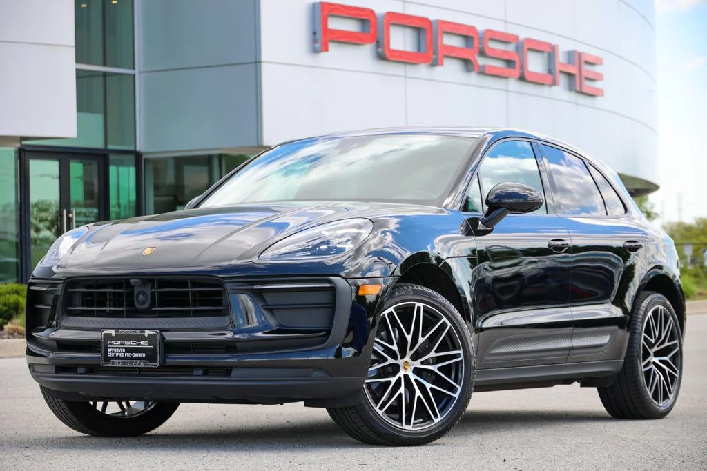 2026 Porsche Macan -'s photo