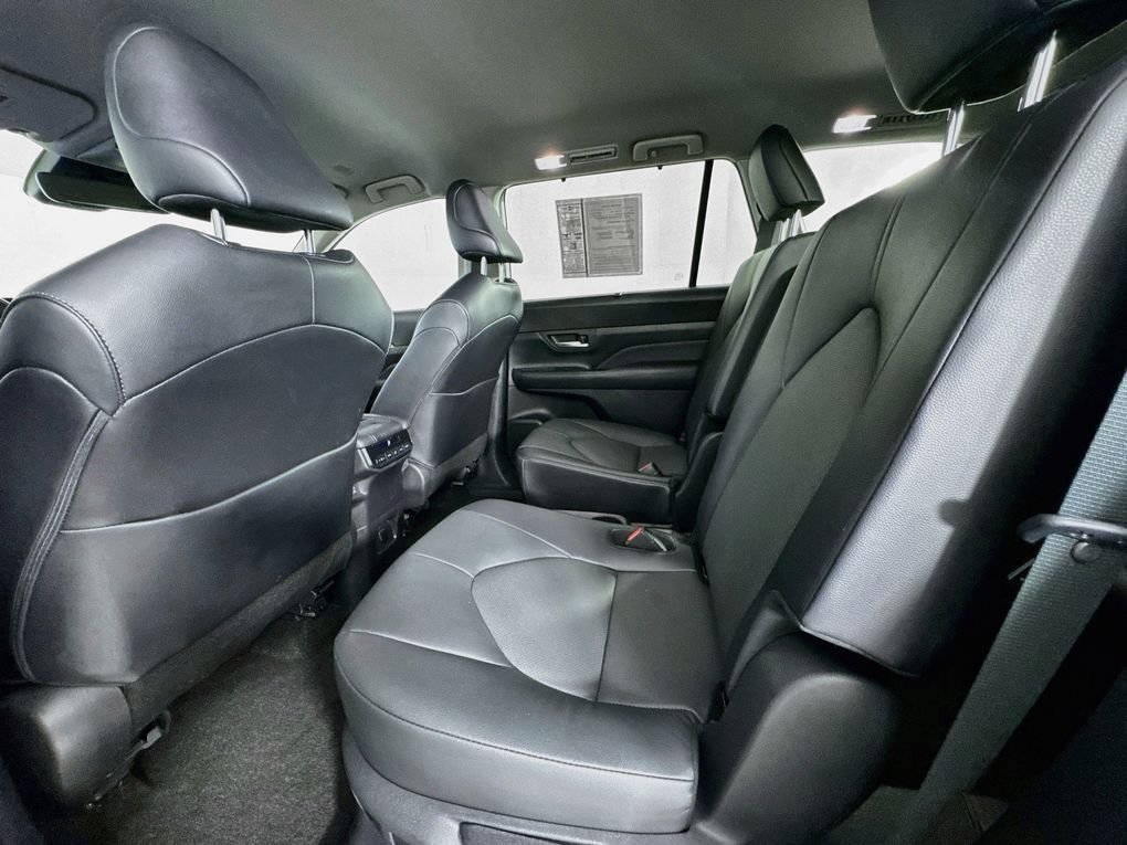 Used 2024  Toyota XLE image 26