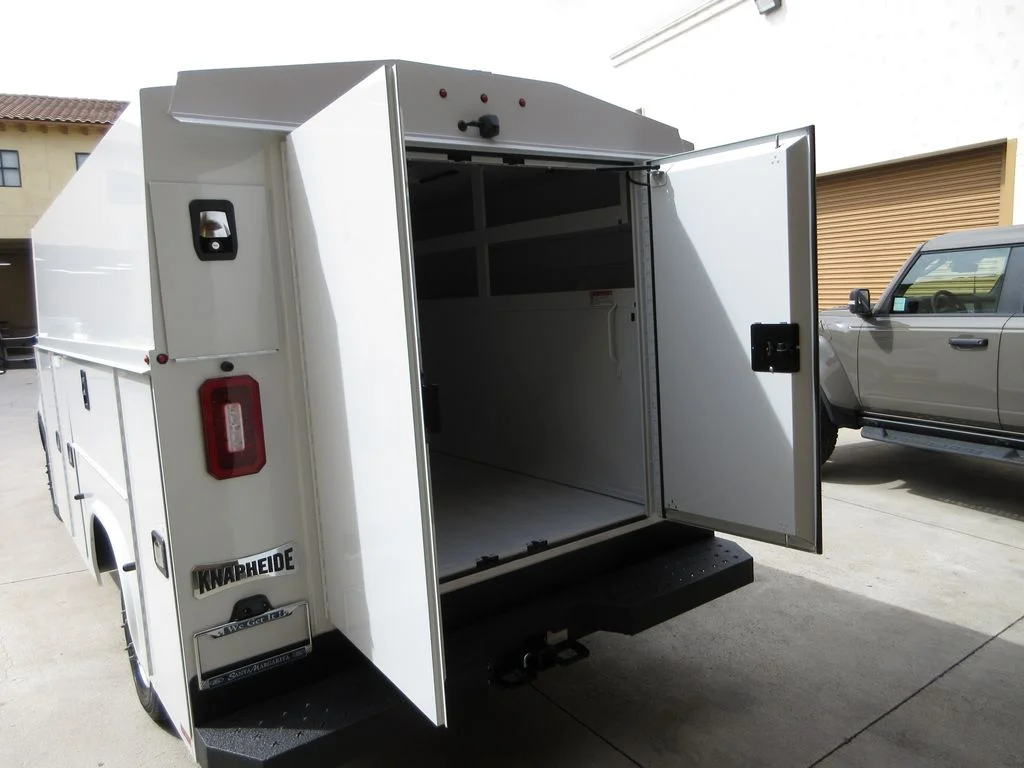 New 2026 Oxford White Ford Base image 13