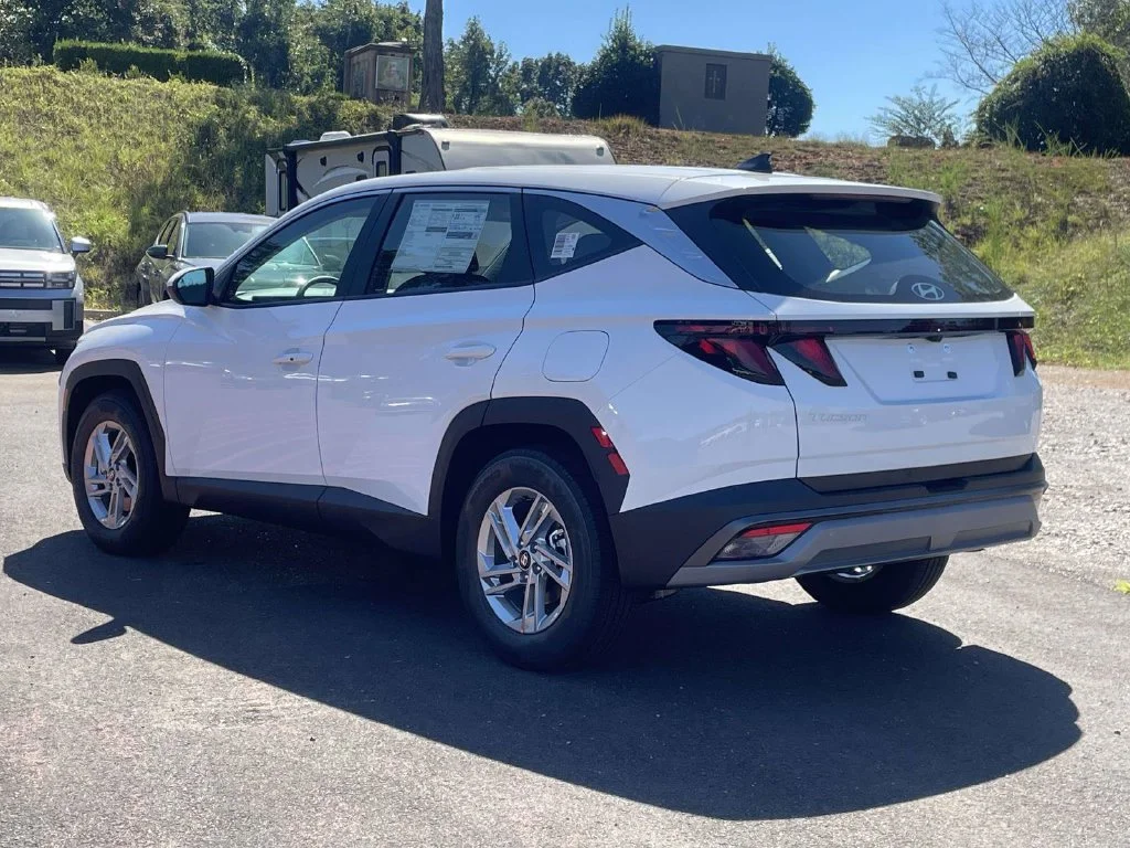 New 2026 White Hyundai SE image 6