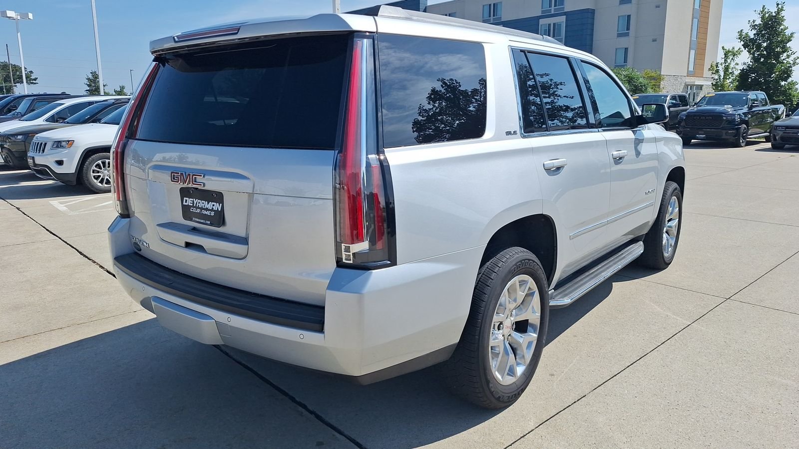 Used 2016 Silver GMC SLE image 4